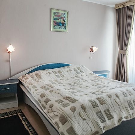 Sary Arka Hotel Pavlodar Exterior foto